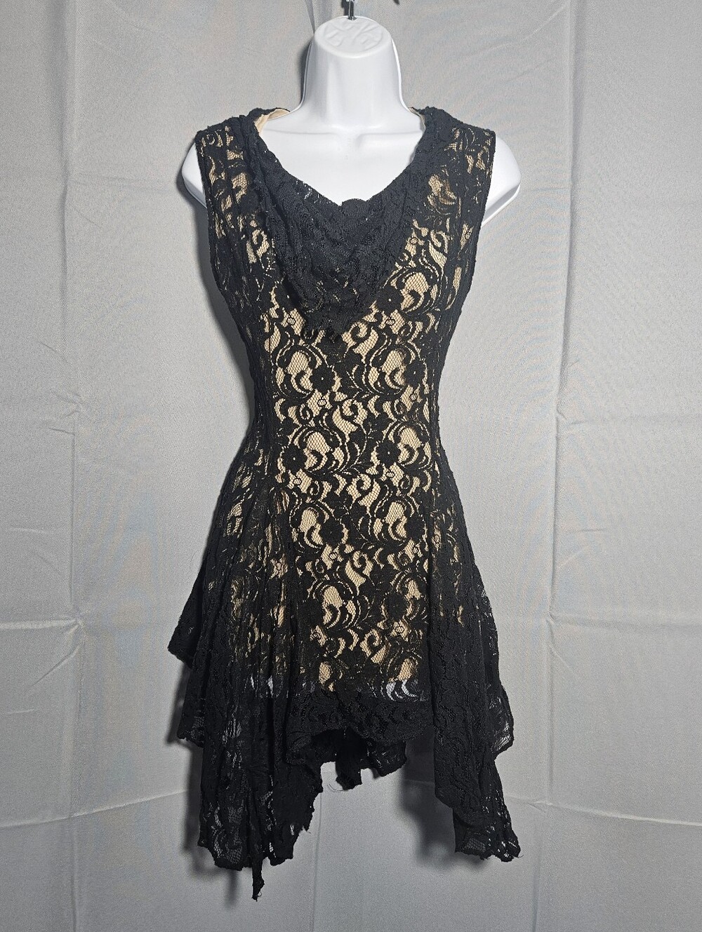 The Pyramid Collection Lace Whimsy Goth Fairy Handkerchief Hem Skater Mini Med